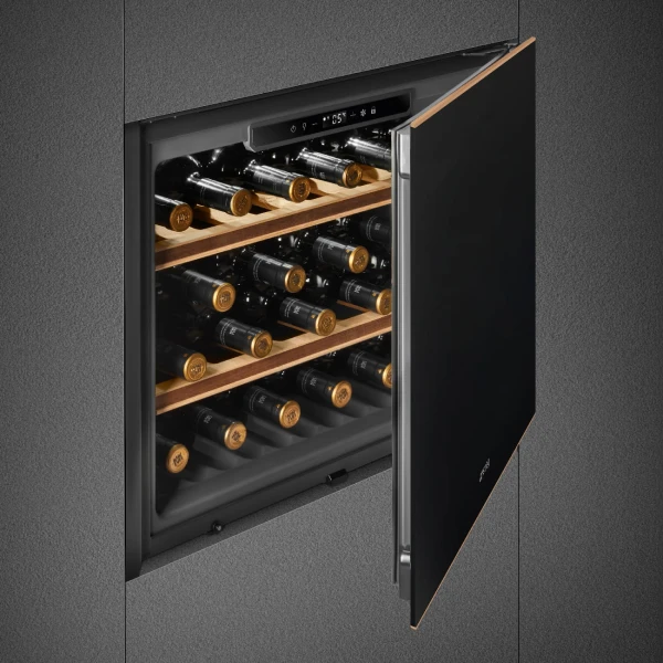 Chłodziarka na wino do zabudowy Smeg Dolce Still Novo CVI621NR3 45 cm
